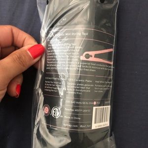 Brand new mini straightener